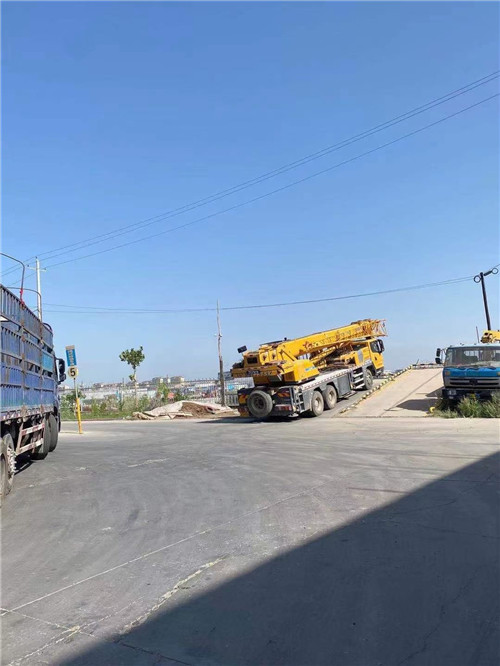 平房区25吨吊车的租赁价格大概是多少？