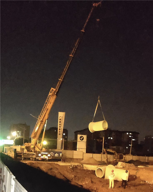 平房区“弯臂矫正”—— 吊车的 “形变补偿” 技术