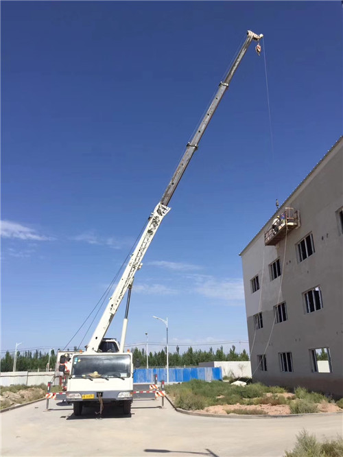 平房区“轻装强干”—— 吊车的 “轻量化臂架” 技术