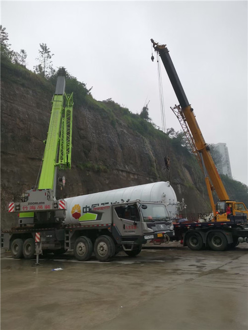 平房区“不怕风雨冻”—— 吊车的 “恶劣环境适应” 技术