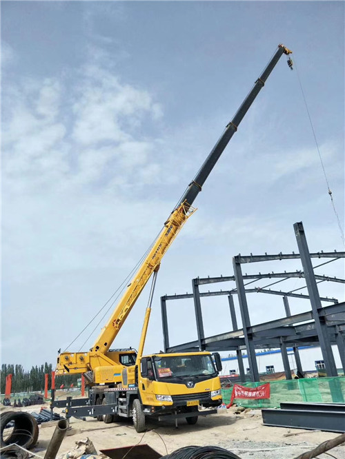 平房区超高层建筑钢结构吊装案例